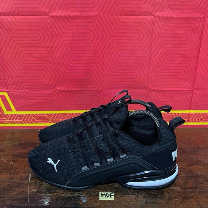 Sepatu second ori puma axelion block size 40