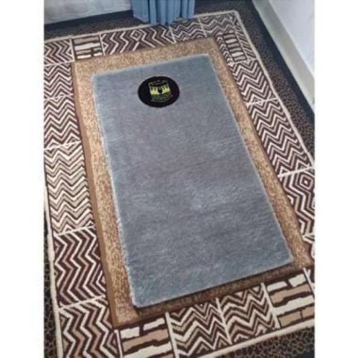 Sajadah Muslim Polos Tebal Bulu Rasfur Lembut Nyaman Busa Royal Foam Uk 110x65x5 Motif Kabah Bordir 