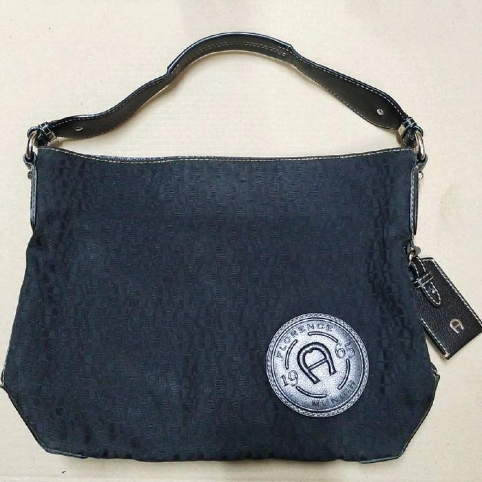 SLING BAG AIGNER Original