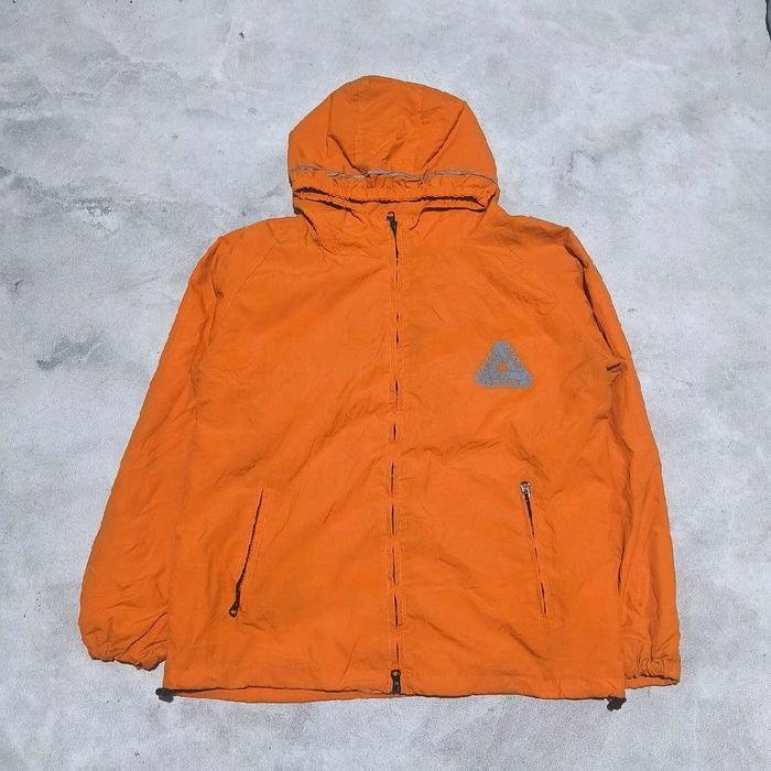 Jaket windbraker pria Palace skateboard orange bekas