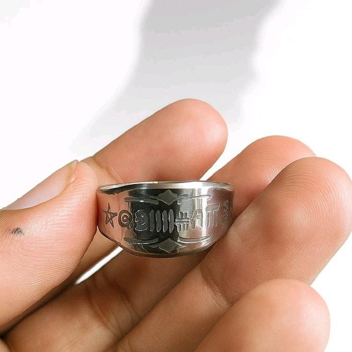 Khotam Sulaiman Cincin Titanium Tebal Anti Karat dan Anti Luntur untuk Pengguna yang Menginginkan Ke