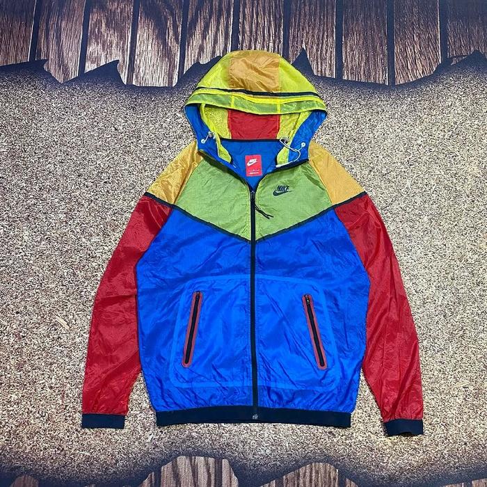 jaket vintage NIKE COLOUR BLOCK WINDRUNNER HYPERFUSE SPORTSWEAR jaket outdoor nilon tag merah casual