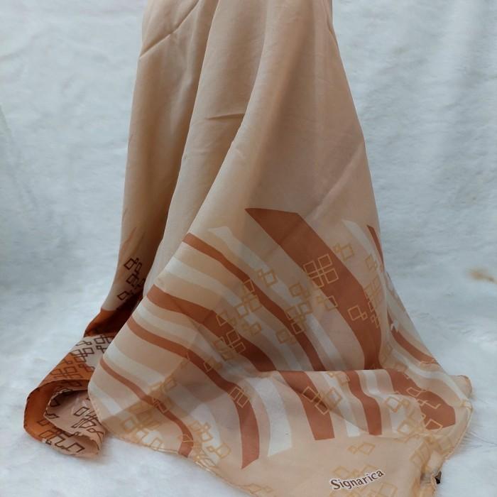 Jilbab segiempat motif  SIGNARICA KUNING PUCAT
