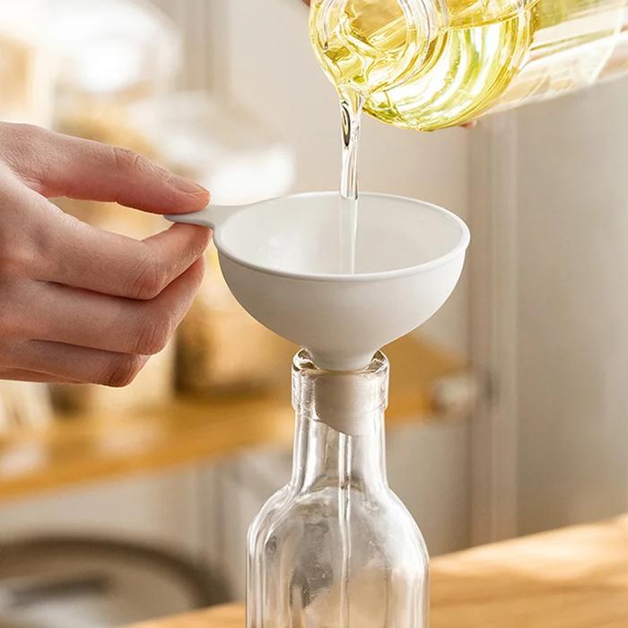Functional Funnel Kitchen Oil Seasoning Liquid Dispensing Funnel Kitchen Tools Plastic Wide Mouth Fu