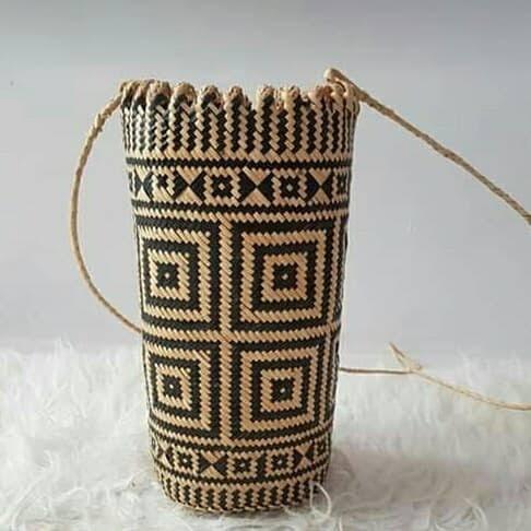 Tas anjat khas Dayak Pria