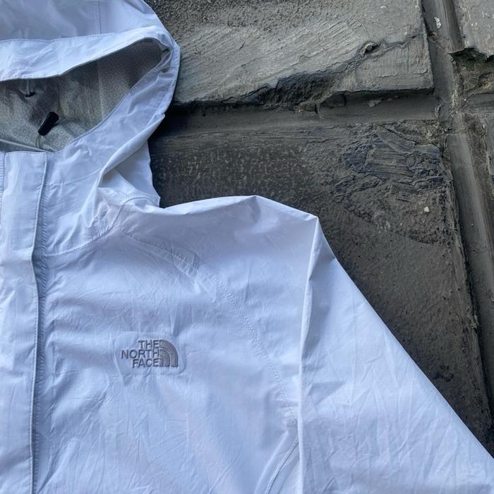 Jaket the north face hyvent 2.5L warna putih