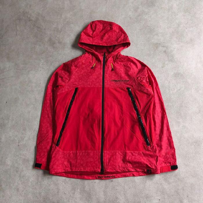 Jaket windbreaker pria newbalance golf bekas