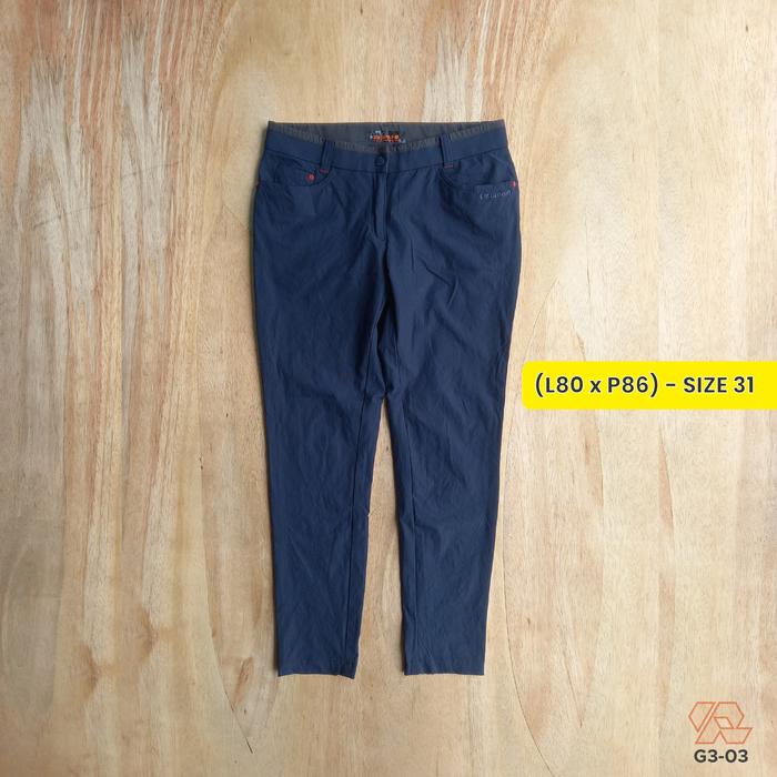 celana outdoor gunung wanita Lafuma warna navy size 31