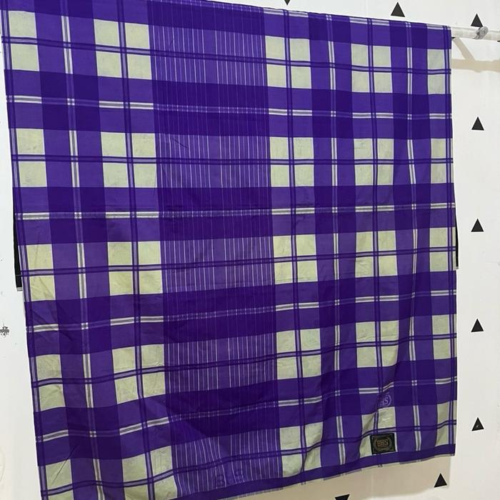 SARUNG BHS LIKNEW fullustra KBS dan kkr Motif Kotak-Kotak Ungu dan Putih untuk Gaya Anda