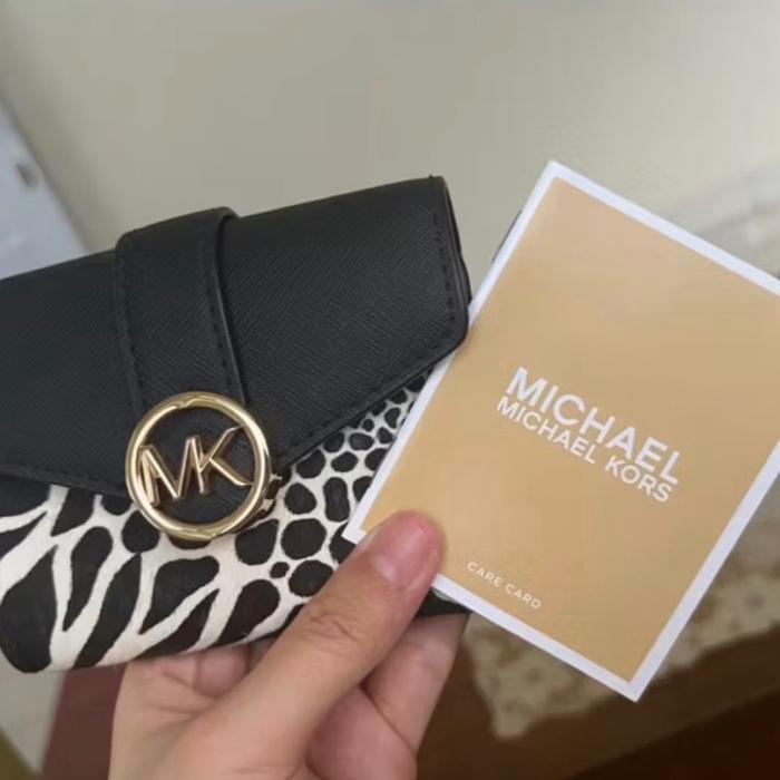 Dompet MK ori kondisi baru