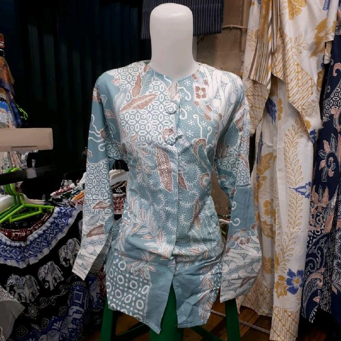Blus Batik Wanita Modern, Blus Kerja Batik wanita motif Kancing Biru Muda