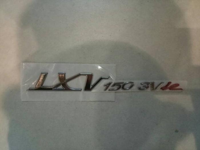 Emblem Vespa "LXV 150 3V ie" OSEAN