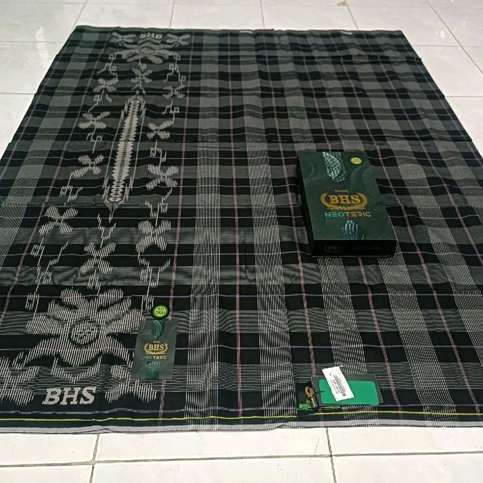 Sarung BHS Hitam  Motif kotak Jadul Barang Original