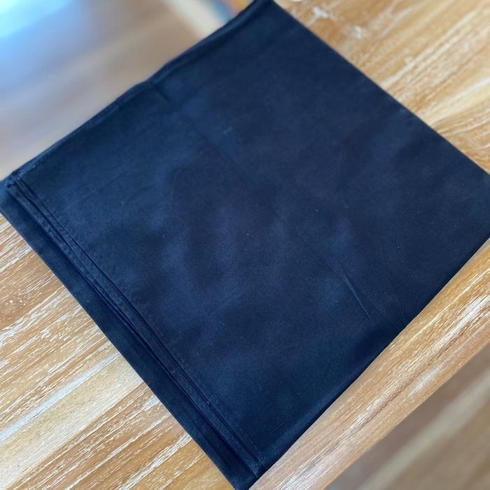 Udeng hitam lembaran katun