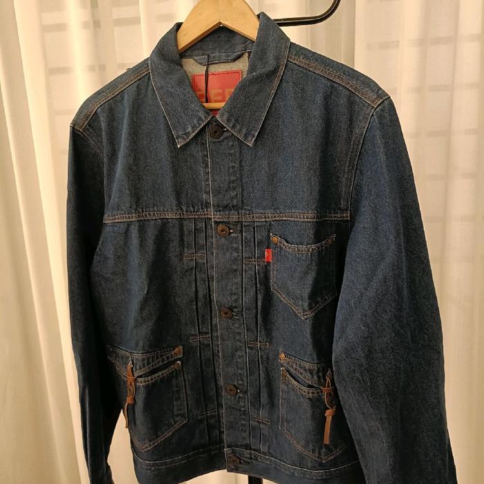 FASHION . ORIGINAL . LEVIS . RED TYPE II TRUCKER JACKET . SIZE M . NEW