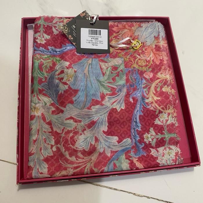 Buttonscarves Royale-Grandeur Voile Square -Pink Yarrow Muslim Jilbab