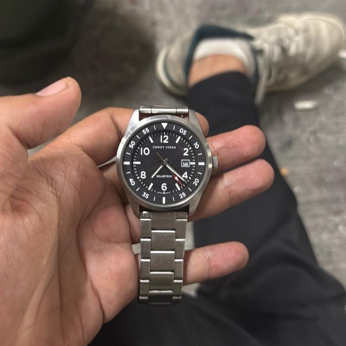 Chris Verra Jam Tangan Pria dengan Tali Stainless Steel dan Tampilan Hitam