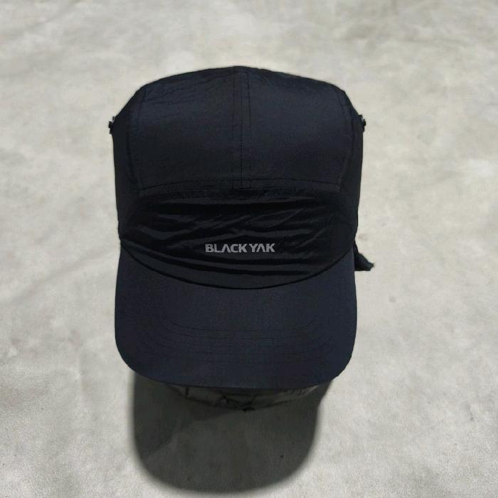 Topi outdoor hiking gunung winter black yak hitam bekas