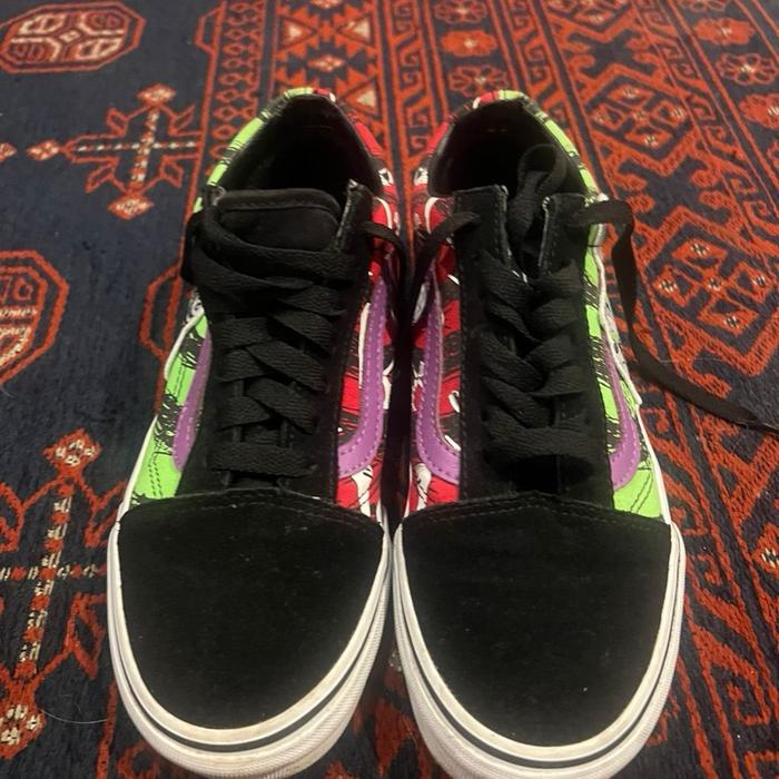 Sepatu halloween vans X tim burton’s nightmare before Christmas size 37 23.5 cm No box