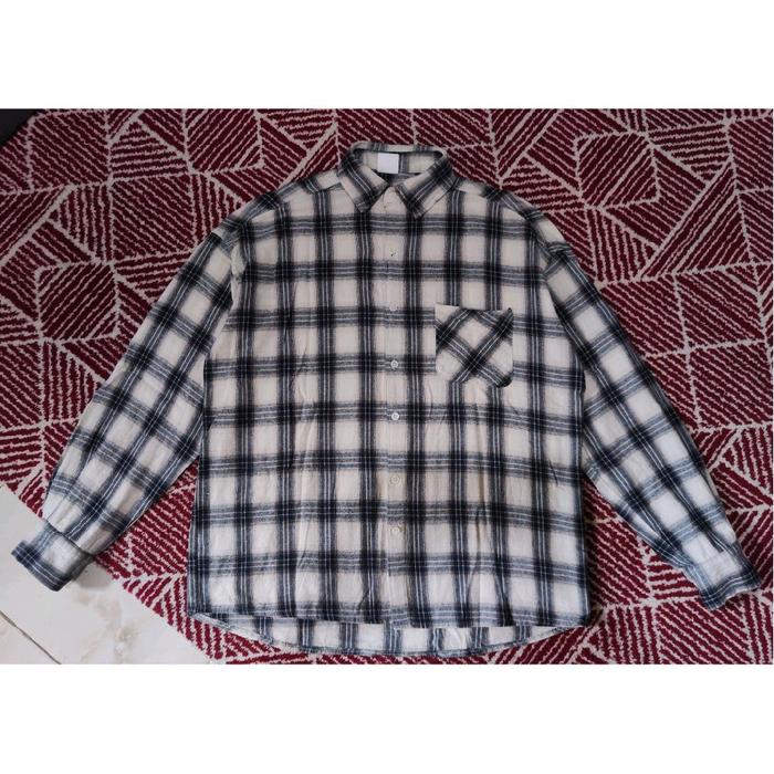 Kemeja Flannel Kotak Kotak Cream Navy Acover Made in Seoul not Uniqlo Zara Spao Vans Converse Unifor