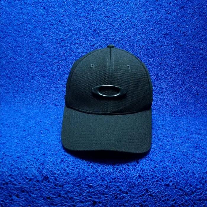 topi oakley full black size M-L ori preloved