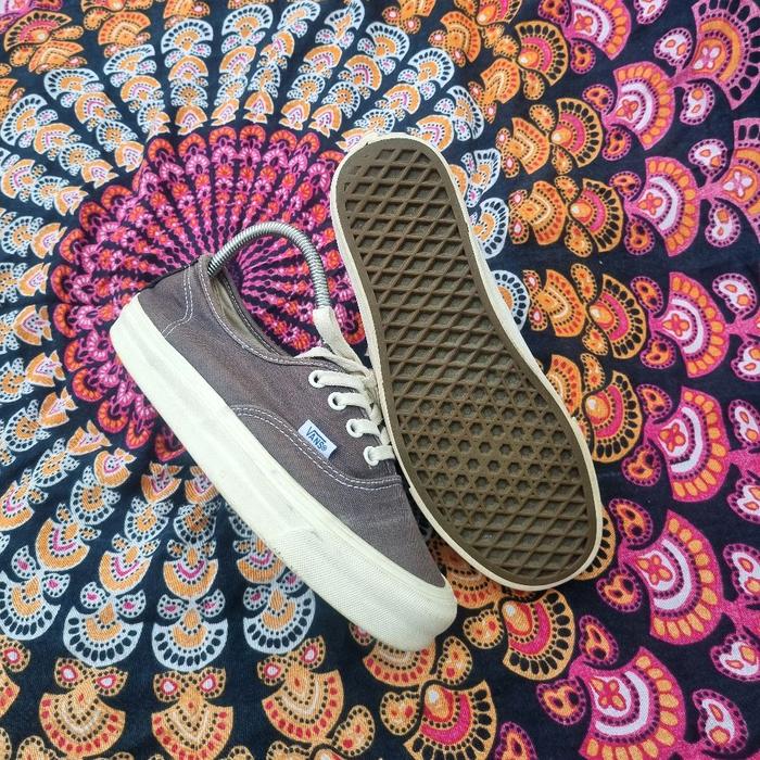 SEPATU SECOND VANS AUTHENTIC