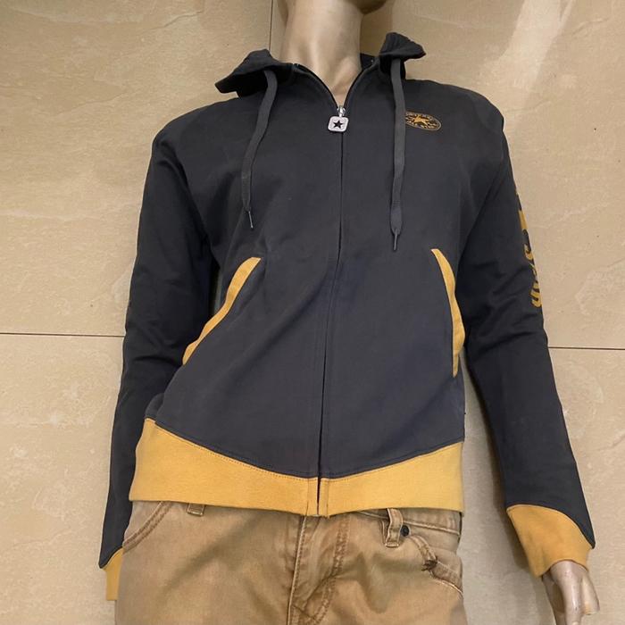 Converse Hoodie Ori Size M LD 100 Panjang 58 PL Kondisi 99% Seperti Baru Satu Kali Pakai untuk Wanit