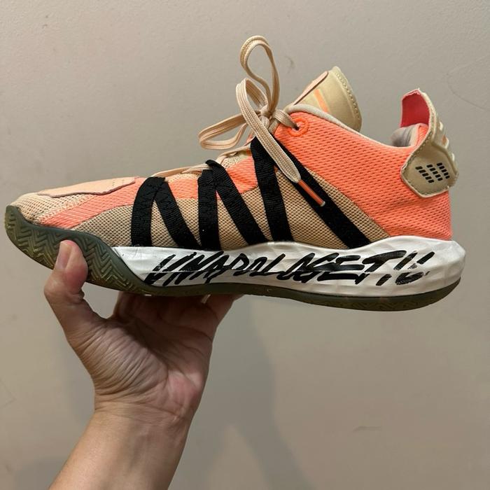 Sepatu Adidas Dame6 ‘Unapologetic’ size 45,5