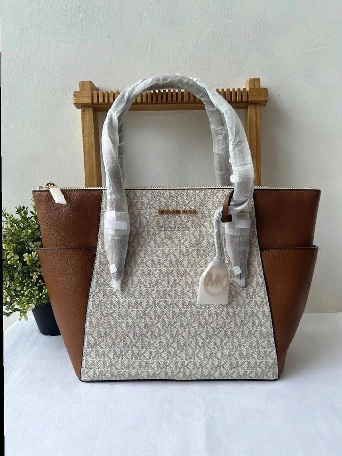 Tas Mk Charlotte Tote Vanilla