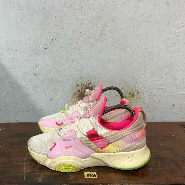 Sepatu second ori nike superrep groove hyper pink size 38,5