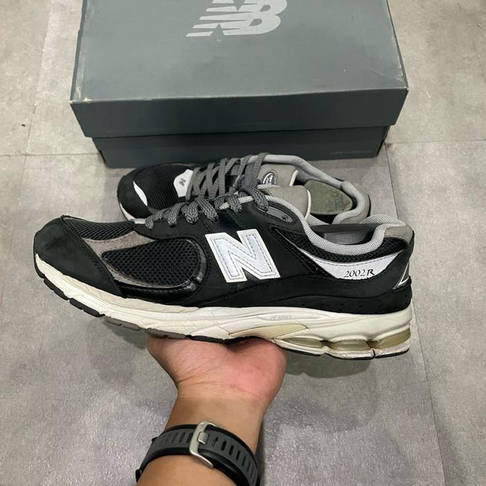 Nb 2002R Black Castlerock #M1366
