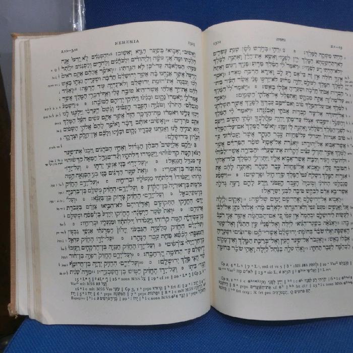 Alkitab Ibrani Langsung Dari Naskah Aslinya "Super Langka" Tbk