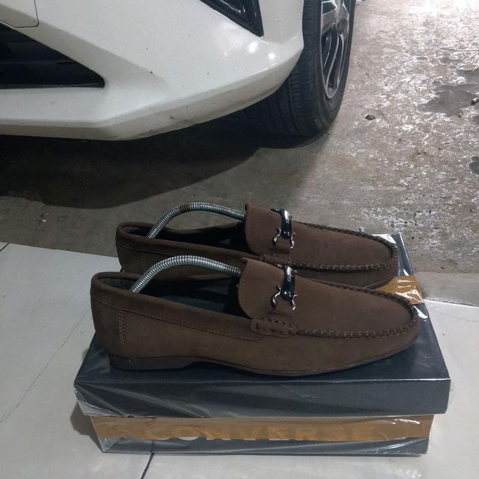 sepatu second branded mocasin salvatore ferragamo size 44