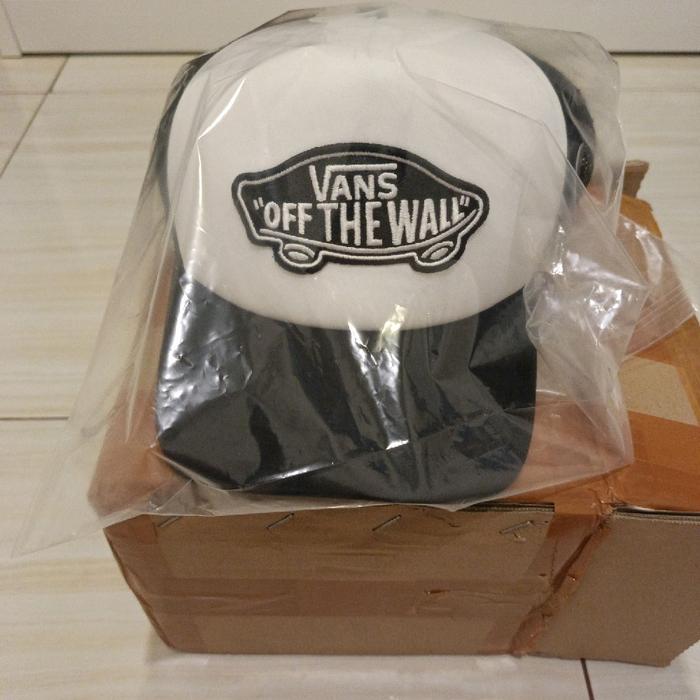 Topi Trucker Vans Classic Patch Curved ORIGINAL 1000% Hitam Putih.