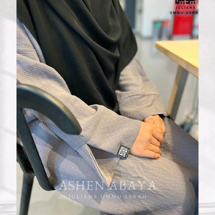 ASHEN ABAYA JULIANA UMMU SARAH Abaya Wanita Modern dengan Desain Elegan dan Nyaman untuk Sehari-hari