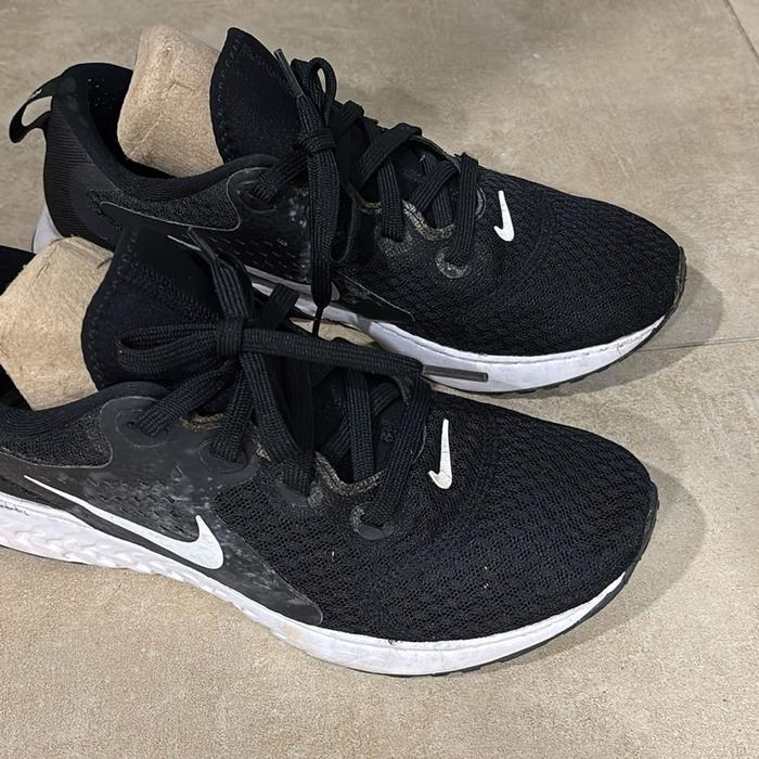 Sepatu nike legend react original