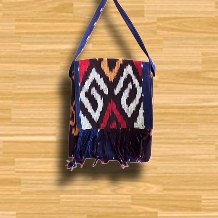 Tas Selempang Tenun Mini Etnik Lombok Toraja dengan Penutup Wanita Motif Khas Ukuran Simpel mini