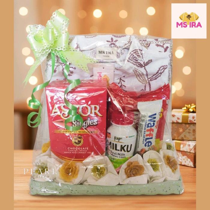 Paket Parcel Baju dan Snack Lebaran Anak