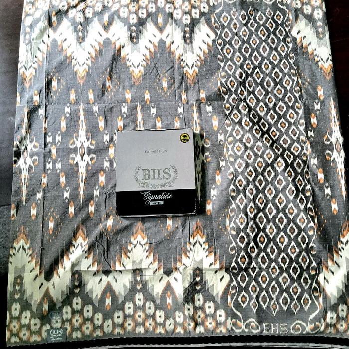 sarung BHS SIGNATURE kawung sutra mesres