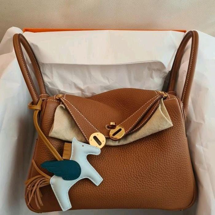 AUTHENTIC HERMES LINDY GOLD GHW PRELOVED