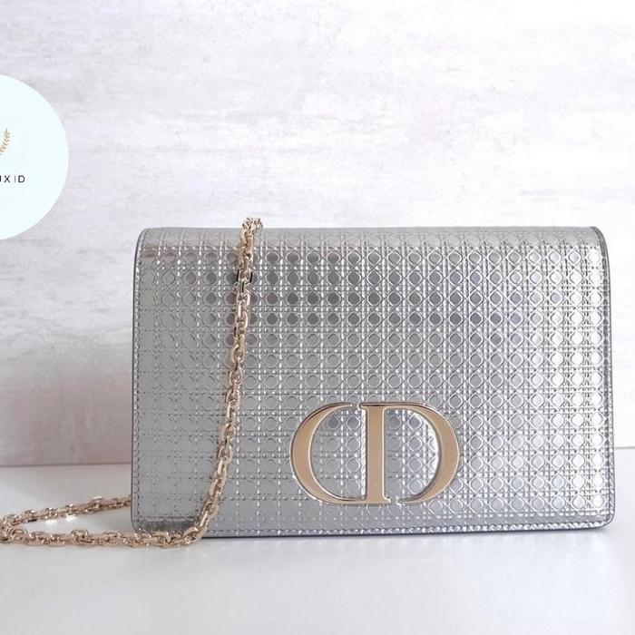 Dior Montaigne Pochette / Pouch / Clutch 2 in 1 Microcannage Patent Leather in Stardust Gold & Grey 