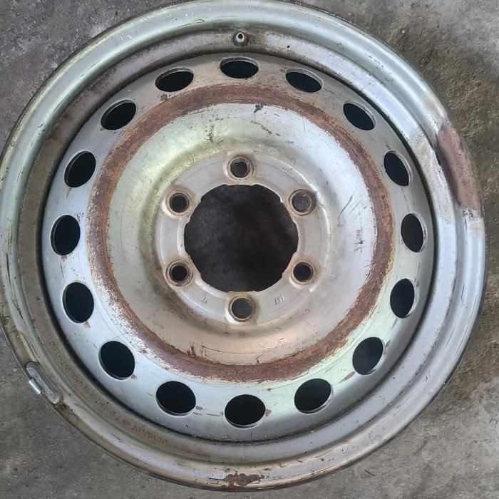 velg mobil hilux 2022 kaleng