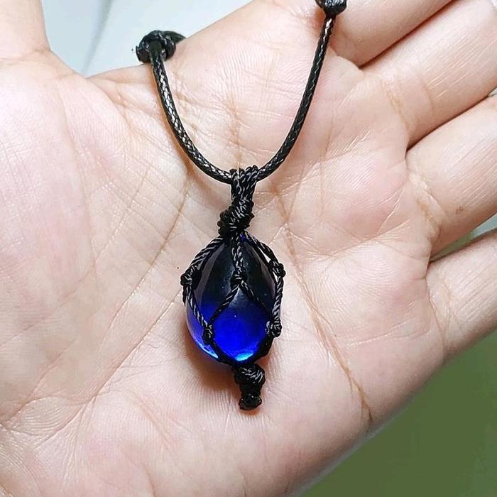 Liontin kalung Biru Slendang  Sukses.