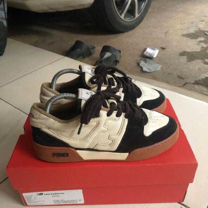 sepatu second branded fendi size 41 original authentic