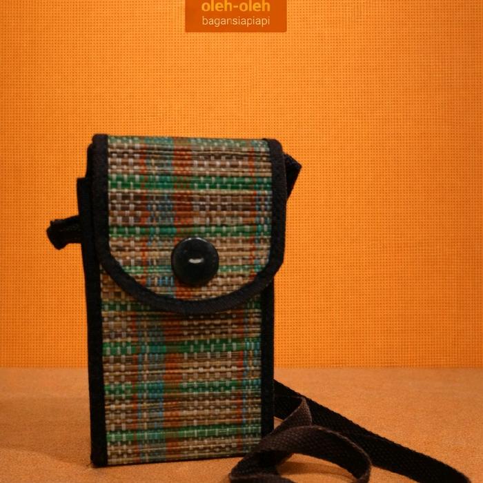 tas anyaman lidi sawit oleh oleh lhas Bagansiapiapi