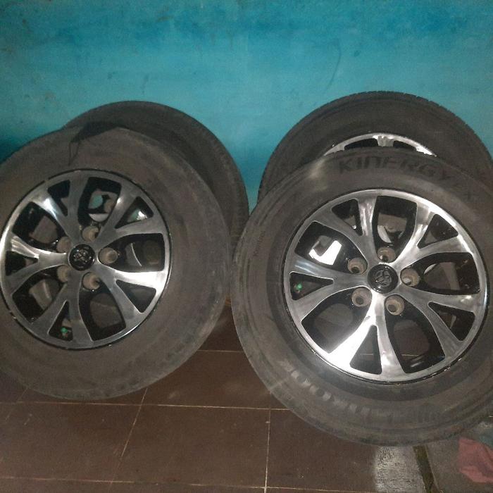 velg bekas innova ring15 kondisi baik tinggal pasang