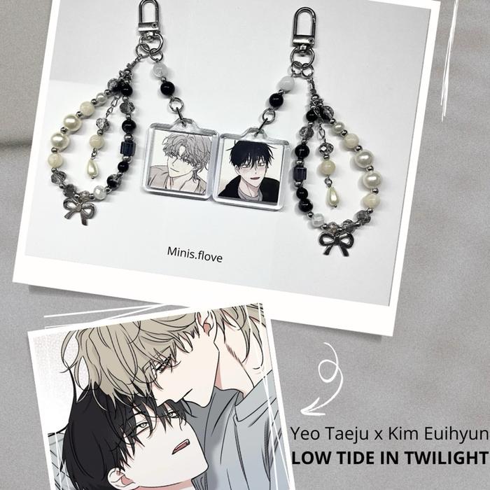 LOW TIDE IN TWILIGHT TWO SIDED KEYCHAIN / Yeo Taeju X Kim Euihyun / Manhwa Low Tide in Twilight / Ke