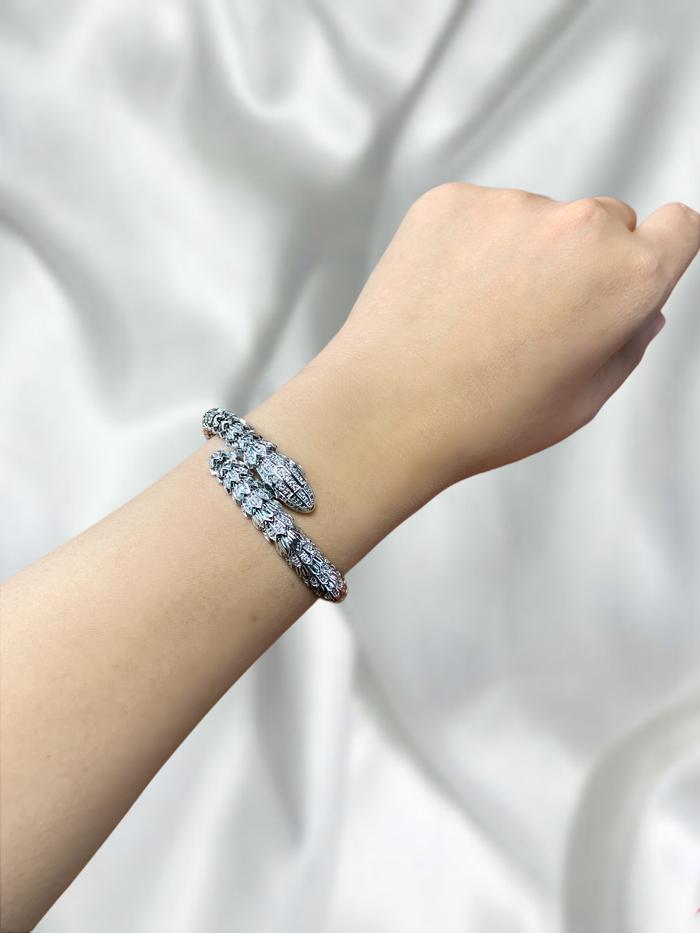 Serpenti-Inspired Snake Bracelet Gelang Ular Terinspirasi Serpenti