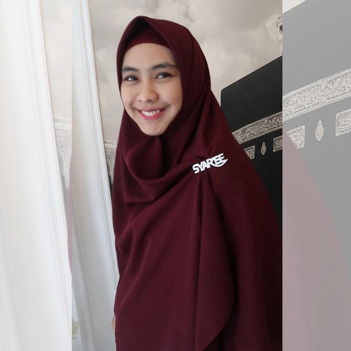 Alifa 150 | Jilbab Segi Empat Syari Jumbo Tebal Polos Wolfis Syaree Fashion Oki Setiana Dewi 150x150