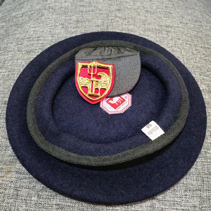 Baret ABK Armada  Al merk Camel + emblem satu set
